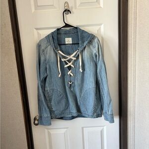 American Eagle Outfitters Light Blue Denim Shirt Jacket/Shirt
